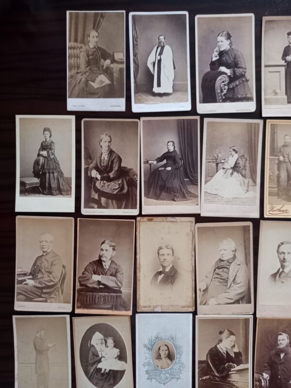 1890-1910, Rare! LOT OF 33 Original CDV Photos from the United Kingdom from 1890-1910 - Image 2