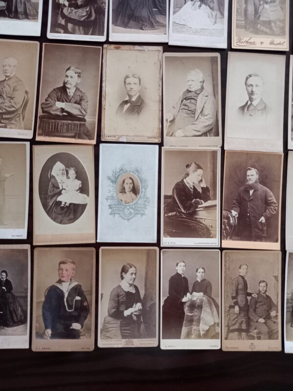 1890-1910, Rare! LOT OF 33 Original CDV Photos from the United Kingdom from 1890-1910 - Image 4