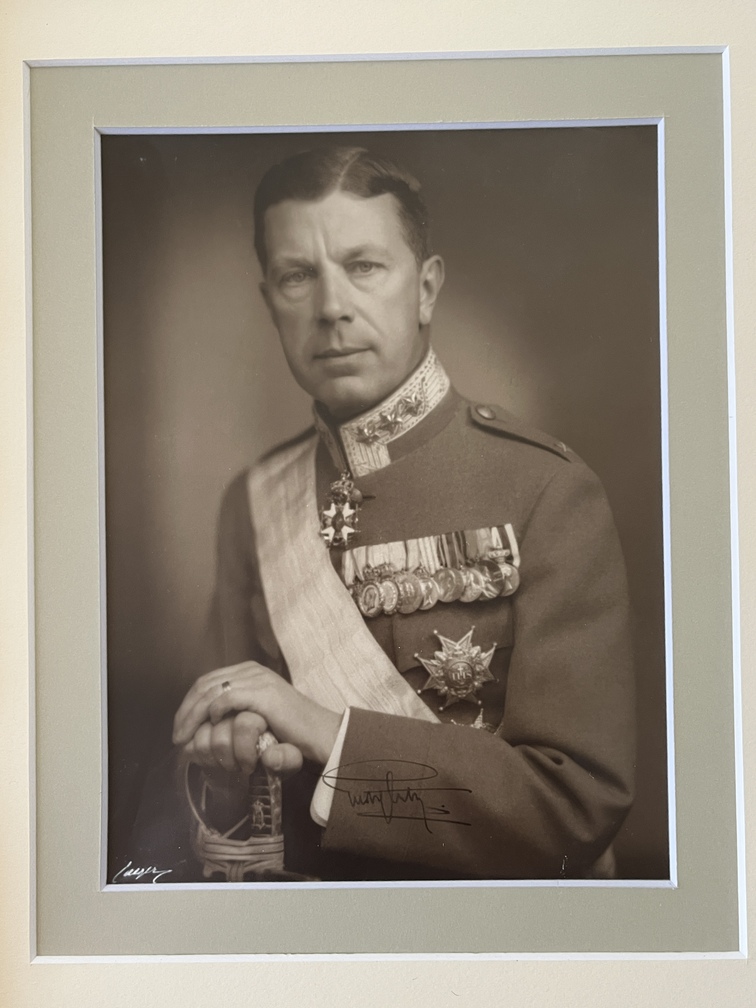 King Gustaf VI Adolf of Sweden – Signed Vintage Royal Portrait, Studio Jæger, c. 1930 - Image 5